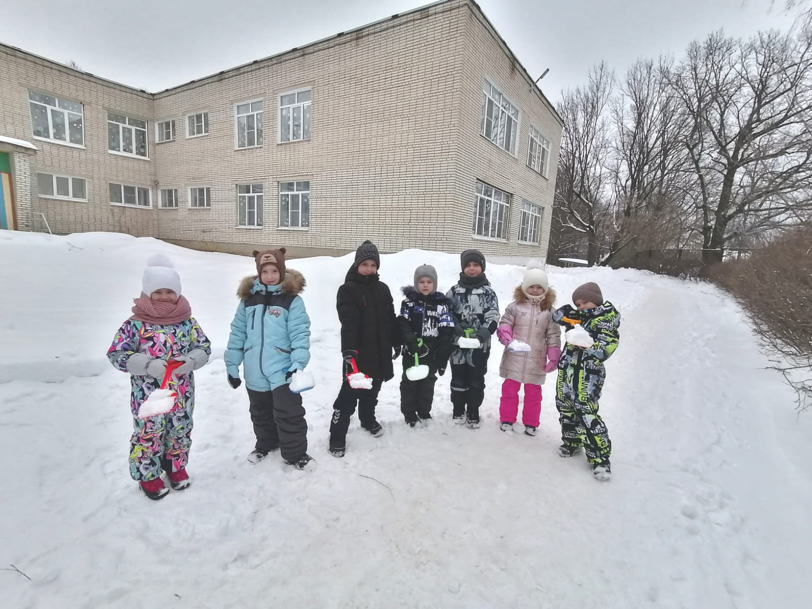 Зимние игры и забавы на прогулке в детском саду..