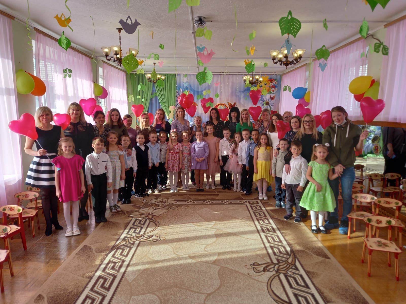 Праздник 8 марта в группе &amp;quot;Капелька&amp;quot;.