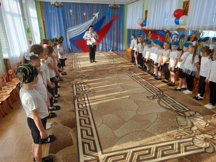 Спортивный праздник "Мы - будущие защитники отечества".